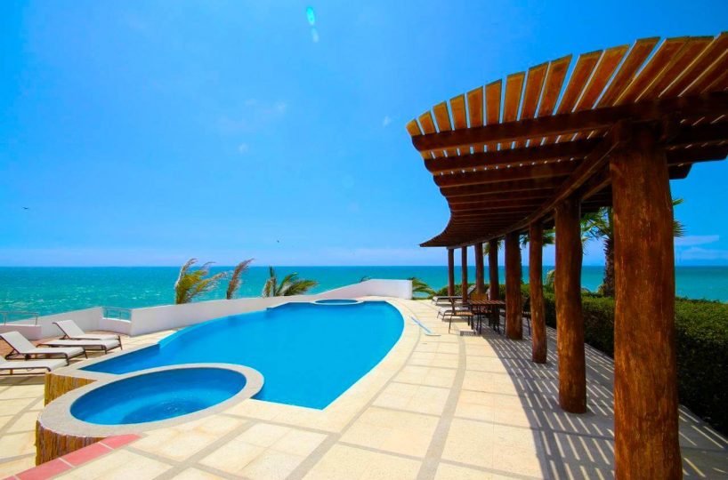 Ciudad Del Mar Luxury Home 19