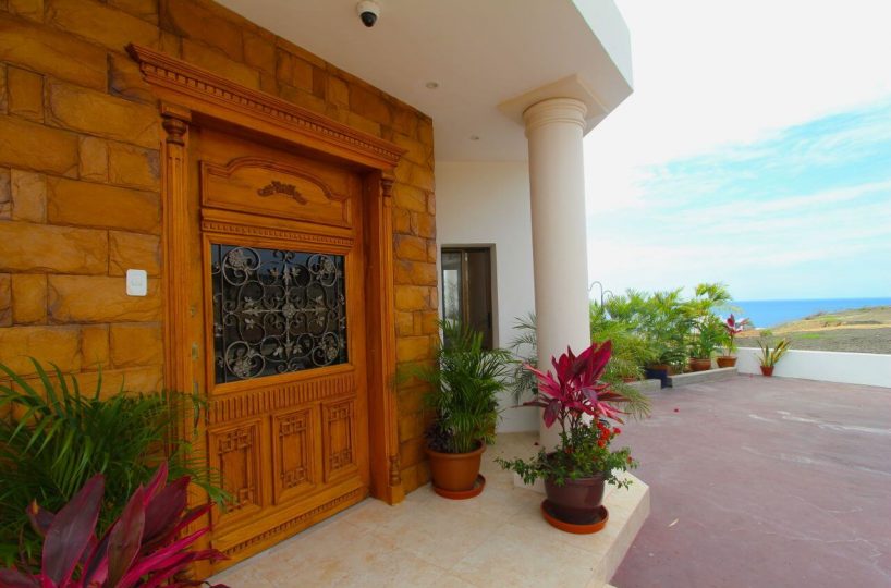 Ciudad Del Mar Luxury Home 40