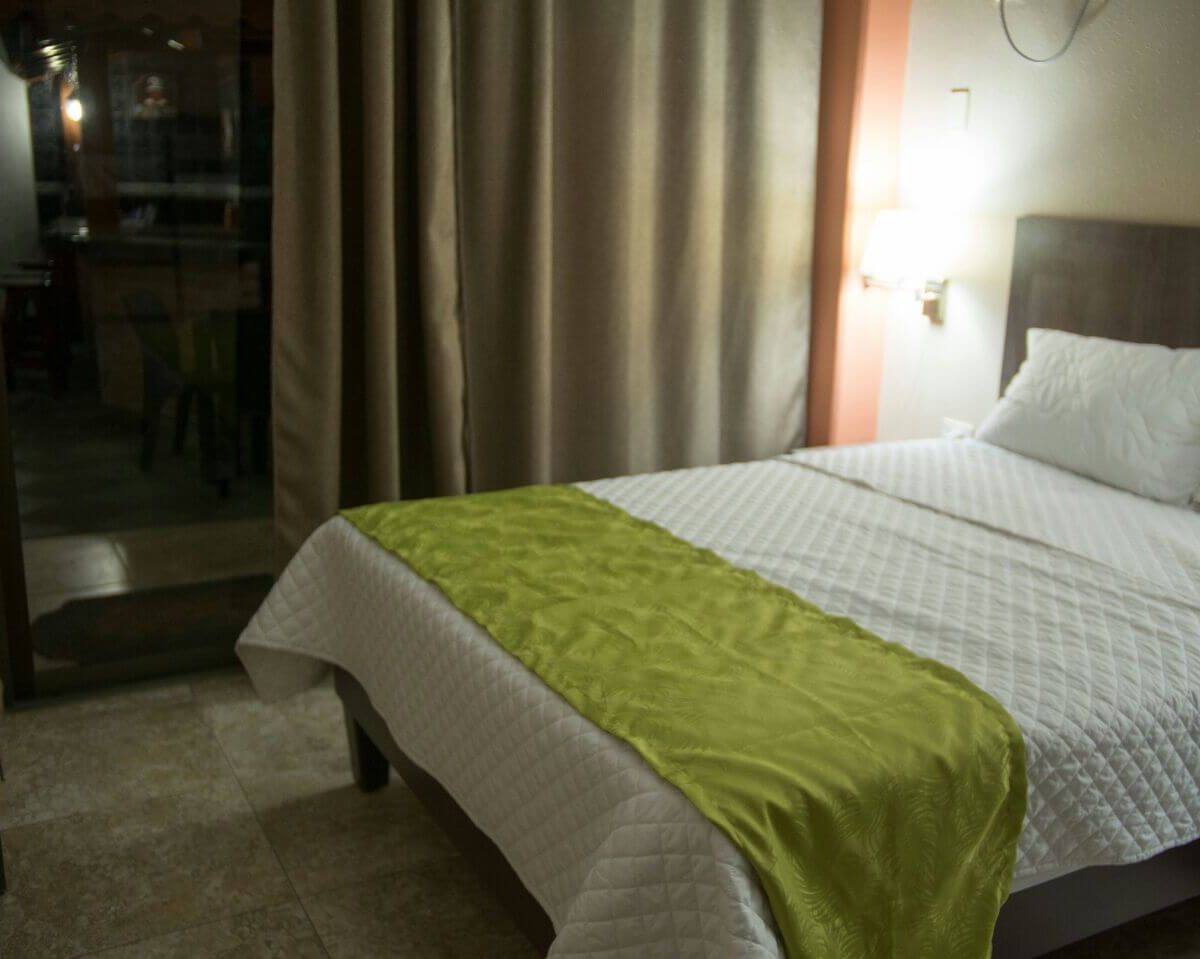 Manta Hotel Room